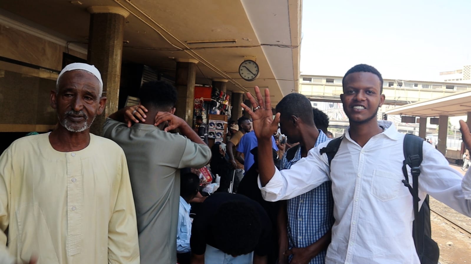 جانب من رحيل السودانيين جانب من رحيل السودانيين