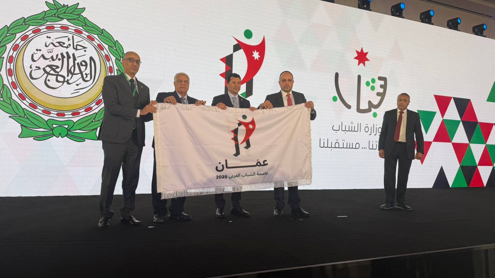 وزير الشباب والرياضة يشارك في تدشين عمّان عاصمة الشباب العربي 2025 (6) وزير الشباب والرياضة يشارك في تدشين عمّان عاصمة الشباب العربي 2025 (6)