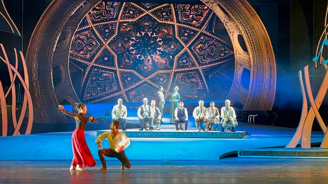 جانب من العرض جانب من العرض