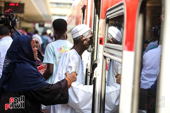 أفواج عودة السودانيين طواعية إلى بلدهم السودان