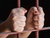 السجن المشدد 10 سنوات لعامل وسيدتين بتهمة السرقة بالإكراه فى سوهاج manshetat