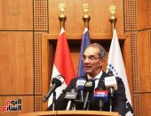وزير الاتصالات يتابع حريق سنترال رمسيس وتعطل مؤقت للخدمة manshetat