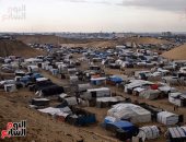 مصابون فى قصف على خيمة نازحين بمواصى خان يونس manshetat