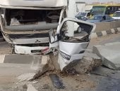آخر تحديث.. مصرع وإصابة 4 أشخاص إثر حادث تصادم سيارتين بالطريق الإقليمى