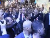 آخر تحديث.. بنحبك يا ريس الرئيس السيسى يُصافح المصريين ويلتقط معهم صورًا تذكارية بصحبة ماكرون