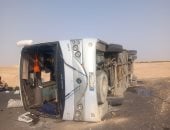 مصرع شاب وإصابة اثنين فى حادث انقلاب سيارة نقل على طريق مرسى علم manshetat