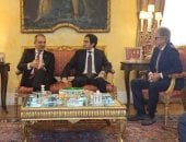 آخر تحديث.. وزير الاتصالات يبحث مع كبرى الشركات التكنولوجية العالمية الاستثمار بمصر