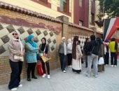 آخر تحديث.. وسط دعوات الأمهات دخول طلاب الثانوية بالجيزة اللجان لأداء امتحان الإنجليزى