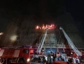 بطل من الحماية المدنية يصر على عدم النزول من السلم حتى إخماد حريق سنترال رمسيس manshetat