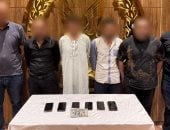 ضبط عصابة تنصب على المواطنين بطوابع وعملات أثرية وهمية manshetat