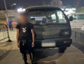 الداخلية تضبط طفل يقود سيارة في البحيرة