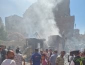 إخماد حريق اشتعل بكشك فى شارع فيصل صور manshetat