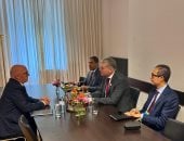 وزير البترول يجتمع اجتماعا مع نائب وزير طاقة ألبرتا الكندية لبحث سبل التعاون manshetat