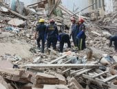 انهيار عقار فى العطارين والبحث عن مفقودين تحت الأنقاض بالإسكندرية صور manshetat