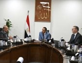 مدبولى يتابع مع وزيري الكهرباء والبترول جهود تأمين الوقود اللازم للمحطات manshetat