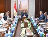 رئيس الوزراء يستعرض مقترحا للشراكة بين الدولة والقطاع الخاص والمجتمع المدنى manshetat