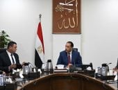 رئيس الوزراء يتابع إجراءات تنفيذ الخطة الاستراتيجية لتحلية مياه البحر manshetat