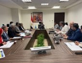 نائب وزير الاسكان يتابع موقف عددٍ من مشروعات مياه الشرب والصرف manshetat