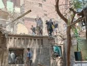 استخراج جثة من أسفل ركام عقار شبرا المنهار manshetat