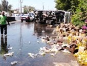 انقلاب سيارة محملة بزيت الطعام على طريق المنصورة أجا بالدقهلية صور manshetat