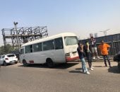 تصادم سيارة ملاكى وأتوبيس أعلى كوبرى 6 أكتوبر manshetat