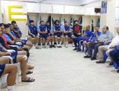 محسن صلاح وعادل فتحى يحفزان لاعبى المقاولون قبل بداية الدورى manshetat