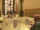 توافد المصريين بالسعودية على القنصليات للتصويت فى انتخابات الشيوخ صور
