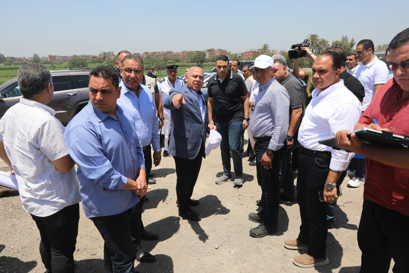 جولة الفريق كامل الوزير بالطريق الإقليمي (1) جولة الفريق كامل الوزير بالطريق الإقليمي (1)