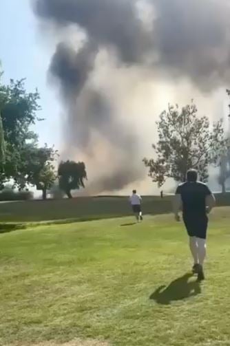 الدخان الكثيف الخارج منها الدخان الكثيف الخارج منها