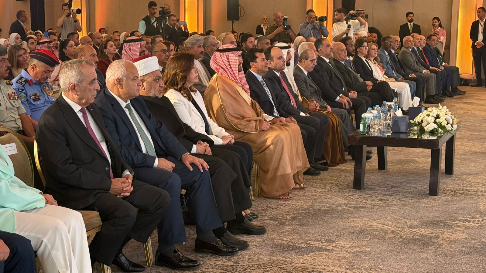وزير الشباب والرياضة يشارك في تدشين عمّان عاصمة الشباب العربي 2025 (2) وزير الشباب والرياضة يشارك في تدشين عمّان عاصمة الشباب العربي 2025 (2)
