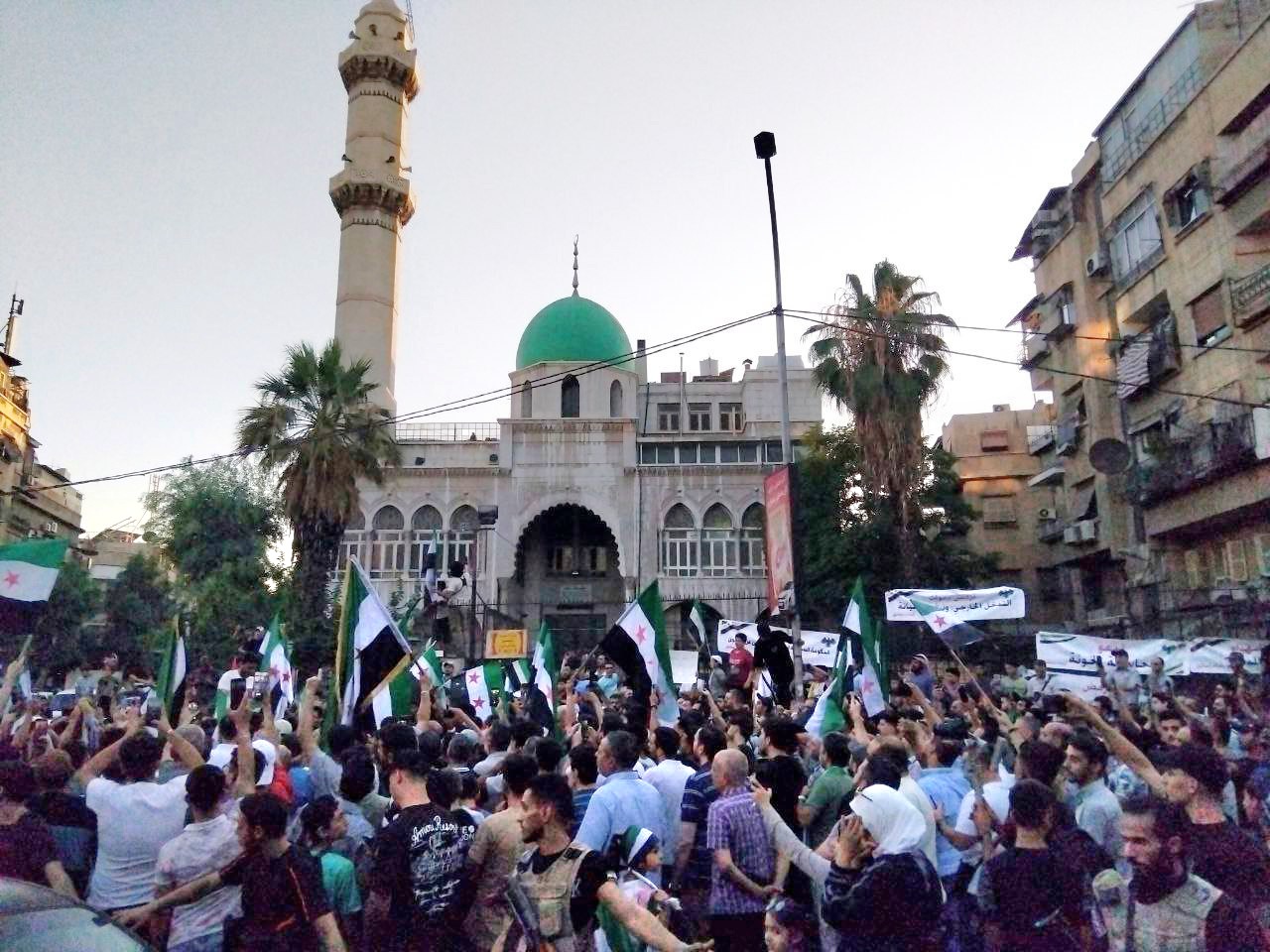 جانب من المظاهرات فى سوريا جانب من المظاهرات فى سوريا