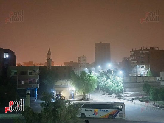 عاصفة ترابية تضرب أسوان (2) عاصفة ترابية تضرب أسوان (2)