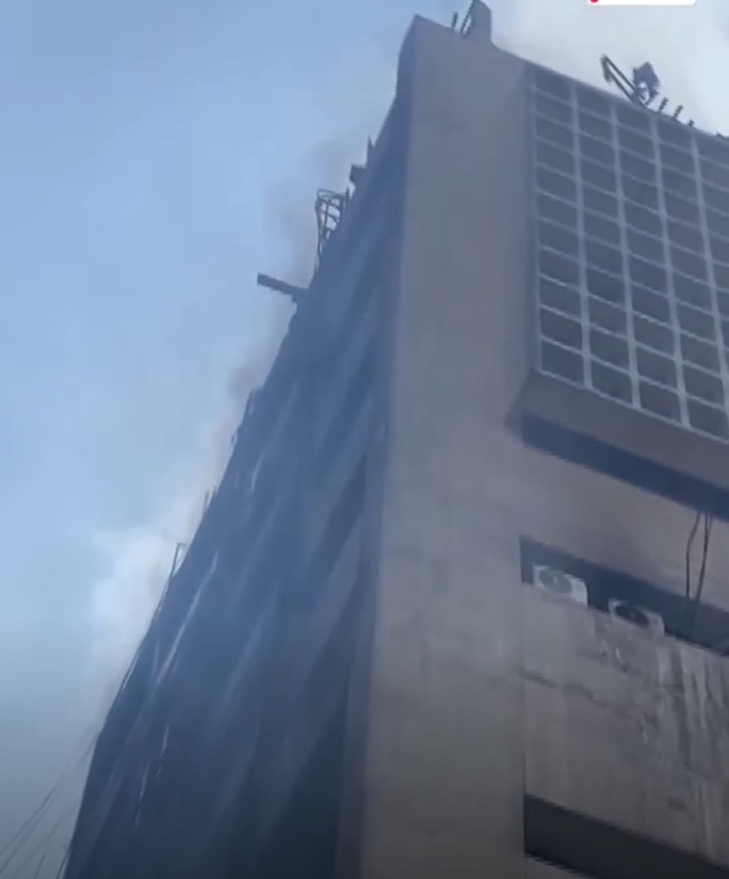 انبعاث الادخنة من سنترال رمسيس انبعاث الادخنة من سنترال رمسيس