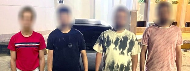 المتشاجرون (1) المتشاجرون (1)
