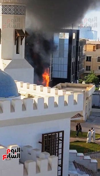 حريق فى دبى مول في الشيخ زايد (2) حريق فى دبى مول في الشيخ زايد (2)