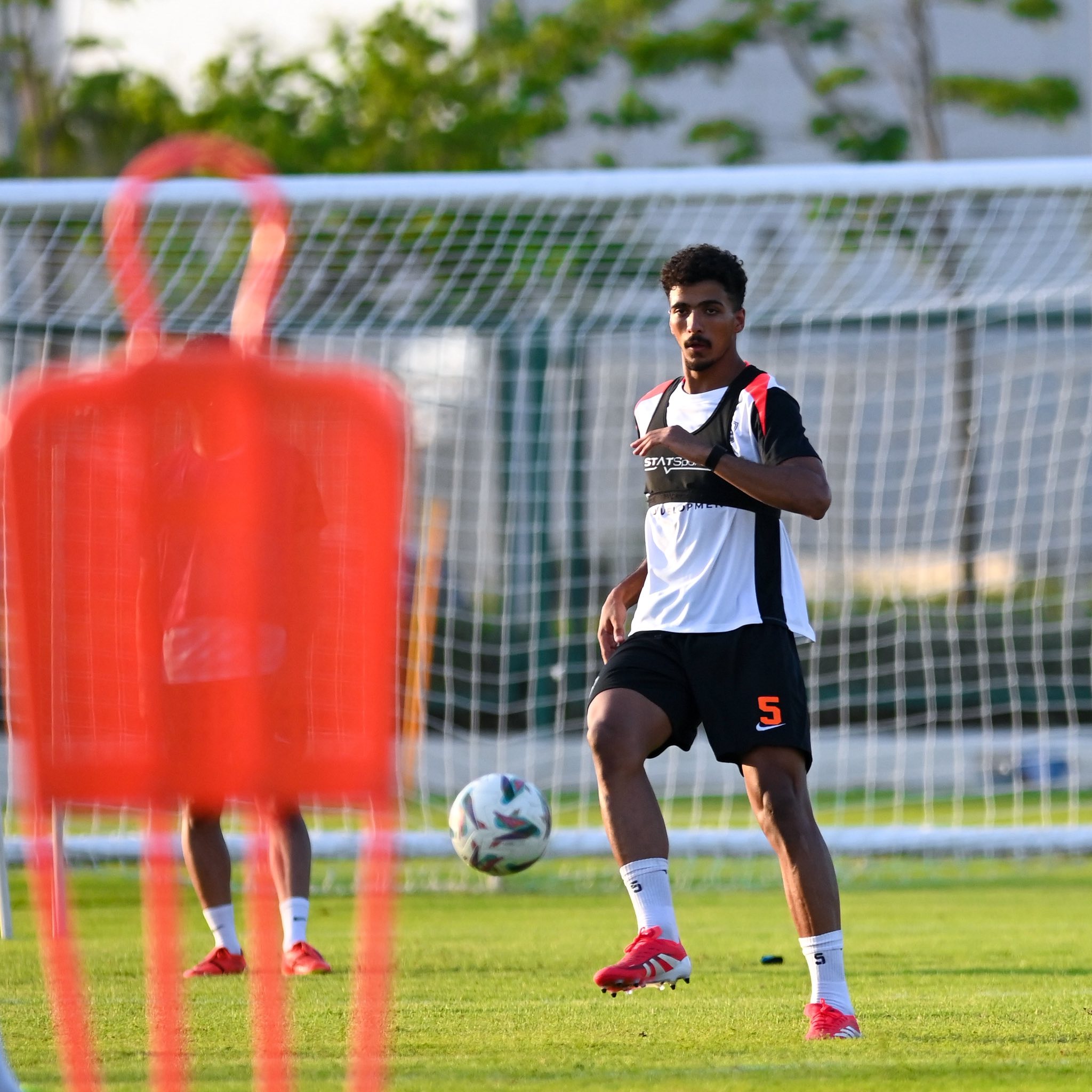 حسام عبد المجيد فى مران الزمالك وسط ترقب تمديد عقده مع الزمالك حسام عبد المجيد فى مران الزمالك وسط ترقب تمديد عقده مع الزمالك