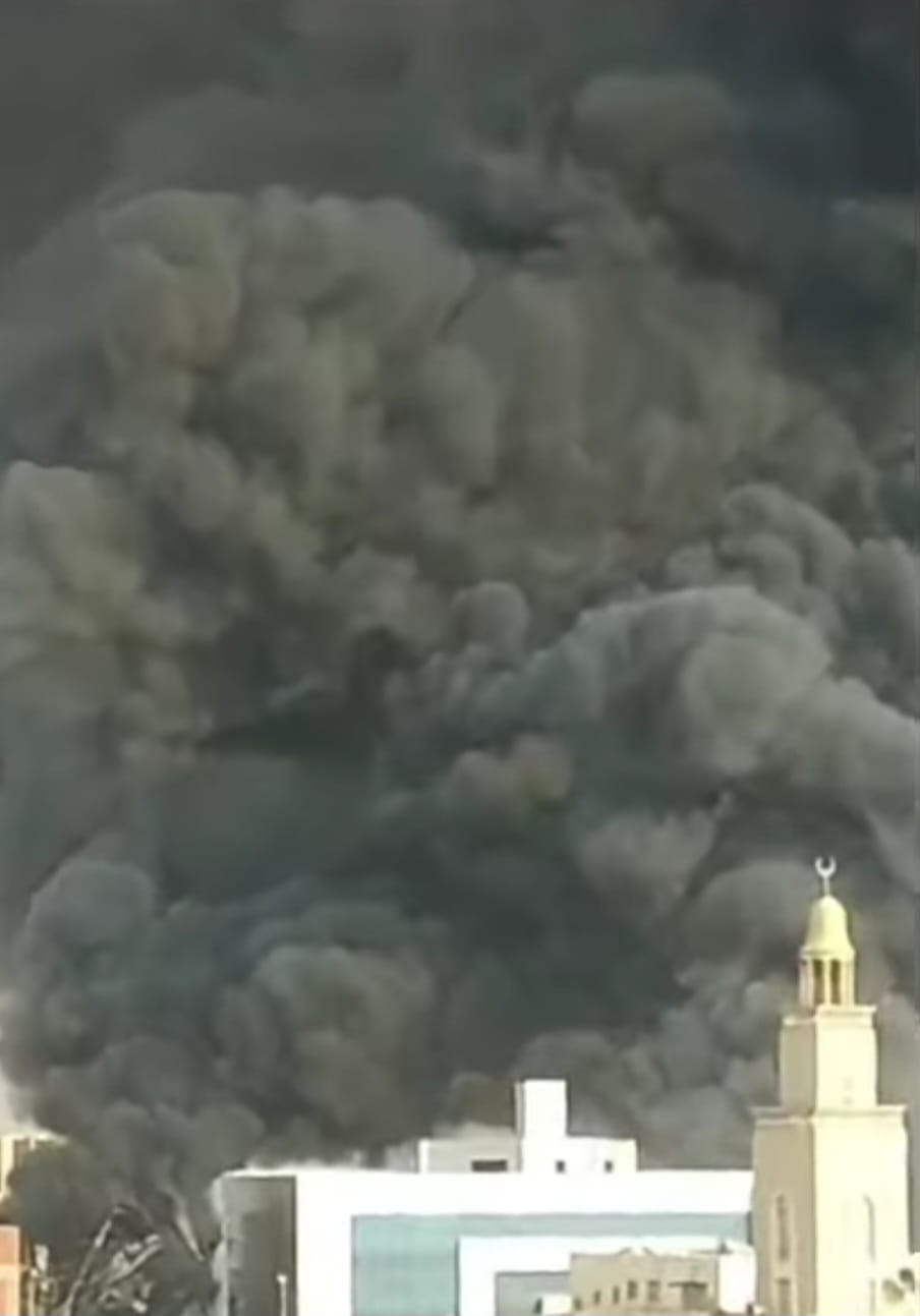 حريق مصنع بدر (8) حريق مصنع بدر (8)