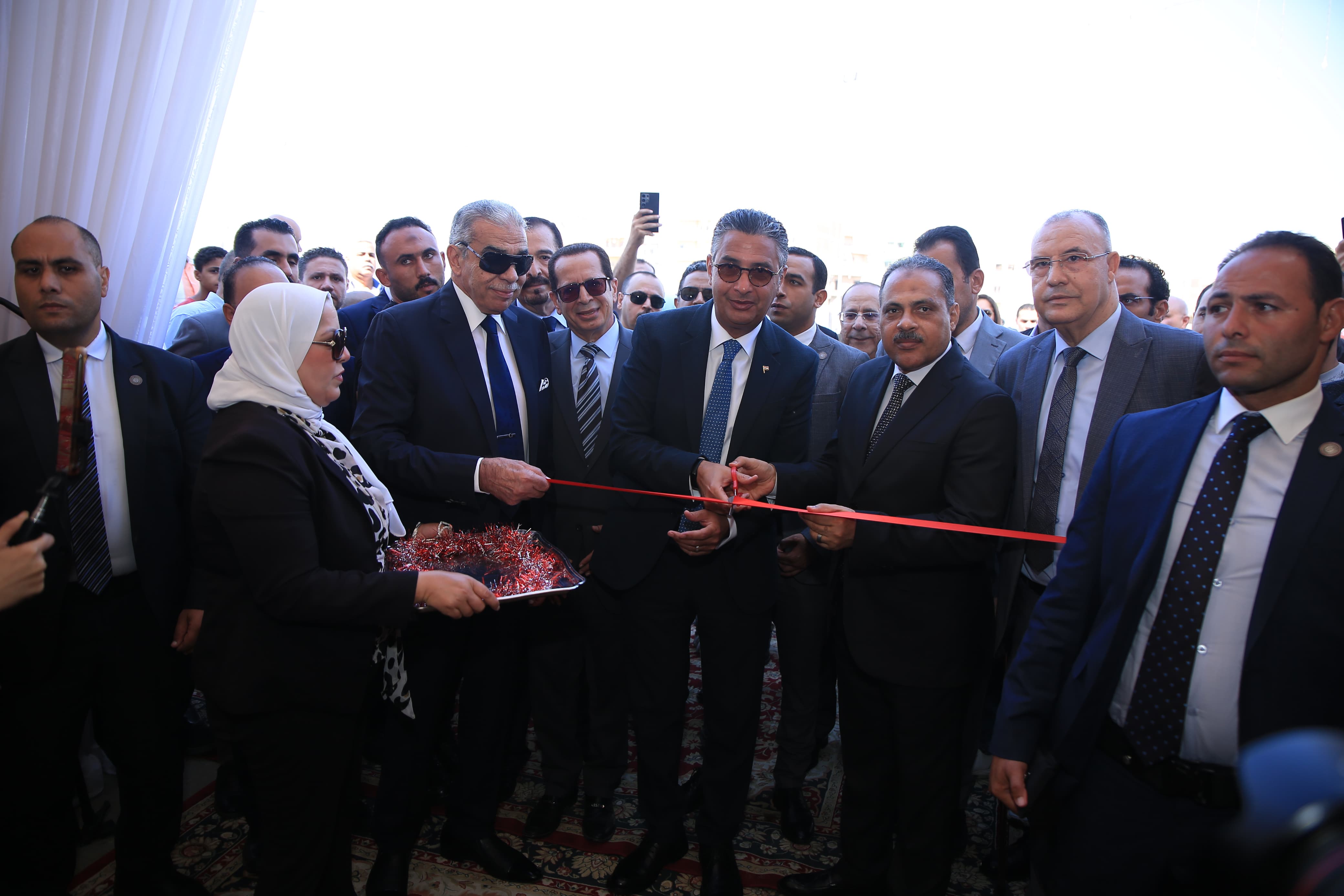 وزير التموين يفتتح سوق اليوم الواحد بالعاشر من رمضان وزير التموين يفتتح سوق اليوم الواحد بالعاشر من رمضان