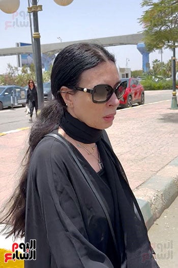 الفنانة دينا فى جنازة وائل ابو حسين الفنانة دينا فى جنازة وائل ابو حسين