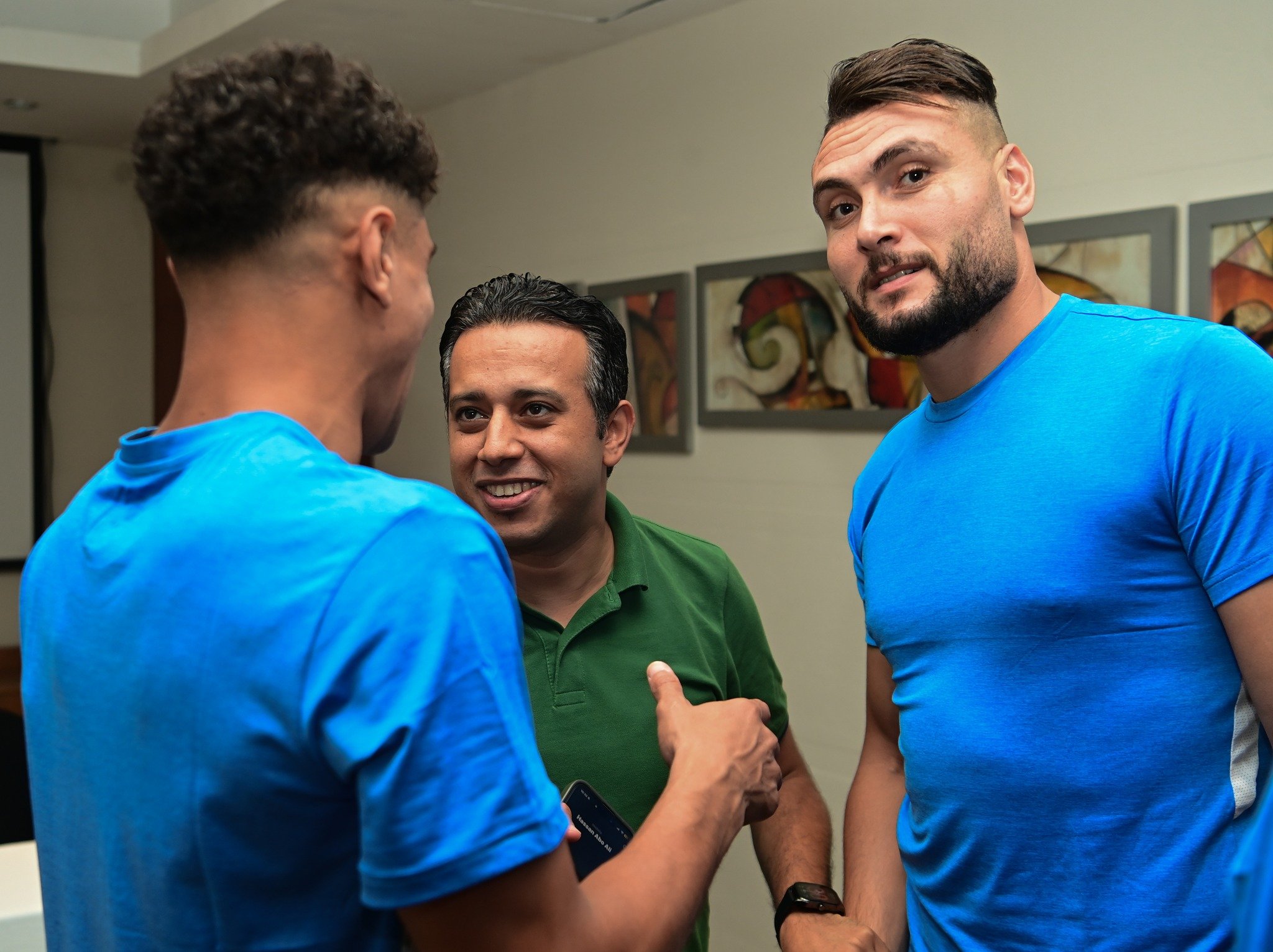 سلامة مع اللاعبين سلامة مع اللاعبين
