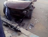 نجل وزير الاتصالات ينجو من حادث تصادم برصيف المحور فى الشيخ زايد manshetat
