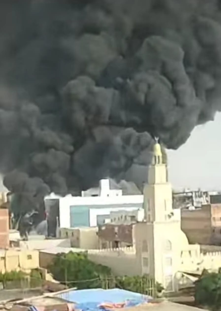 حريق مصنع بدر (10) حريق مصنع بدر (10)