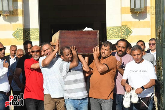 تشييع جنازة وائل مرزوق بمسجد السيدة نفيسة تشييع جنازة وائل مرزوق بمسجد السيدة نفيسة