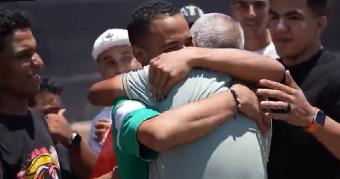 فرحة غامرة بالافراج عنهم (2) فرحة غامرة بالافراج عنهم (2)