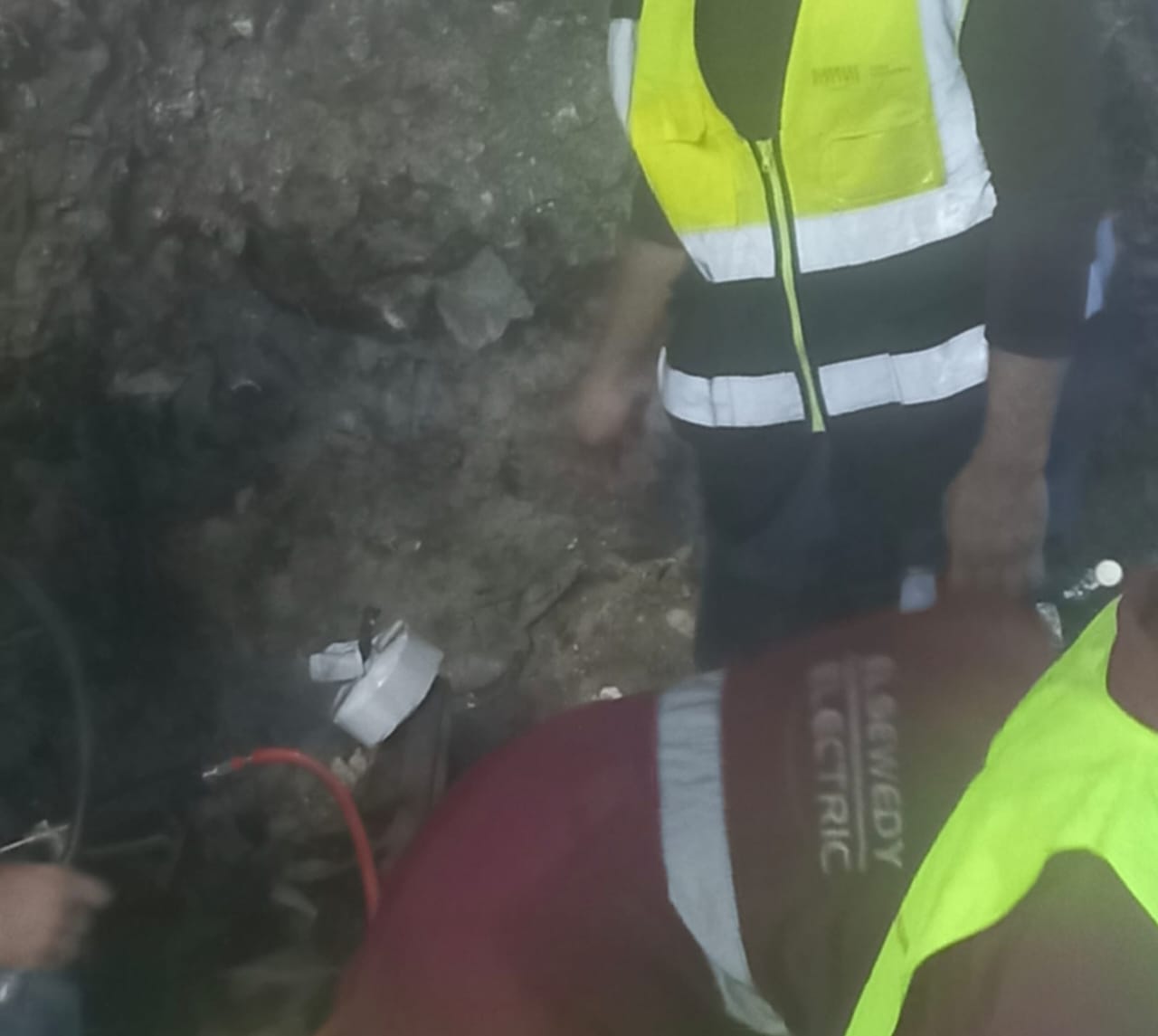 إصلاح كابلات جزيرة الذهب (4) إصلاح كابلات جزيرة الذهب (4)