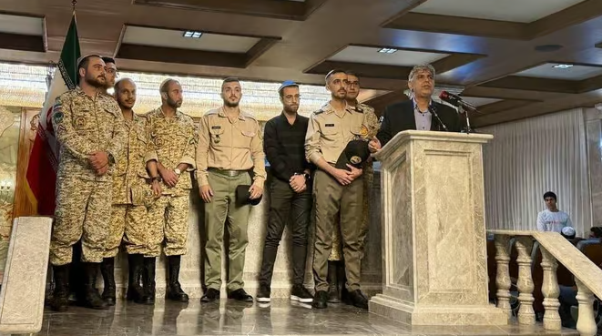 يهود إيران بالزي العسكري يهود إيران بالزي العسكري
