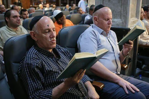 الصلاة في المؤتمر الصلاة في المؤتمر