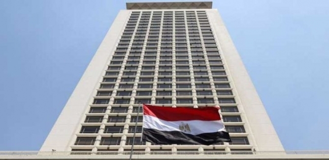 تفاصيل..مصر تنفي تقارير وول ستريت عن حث الرئيس السوري على مغادرة سوريا