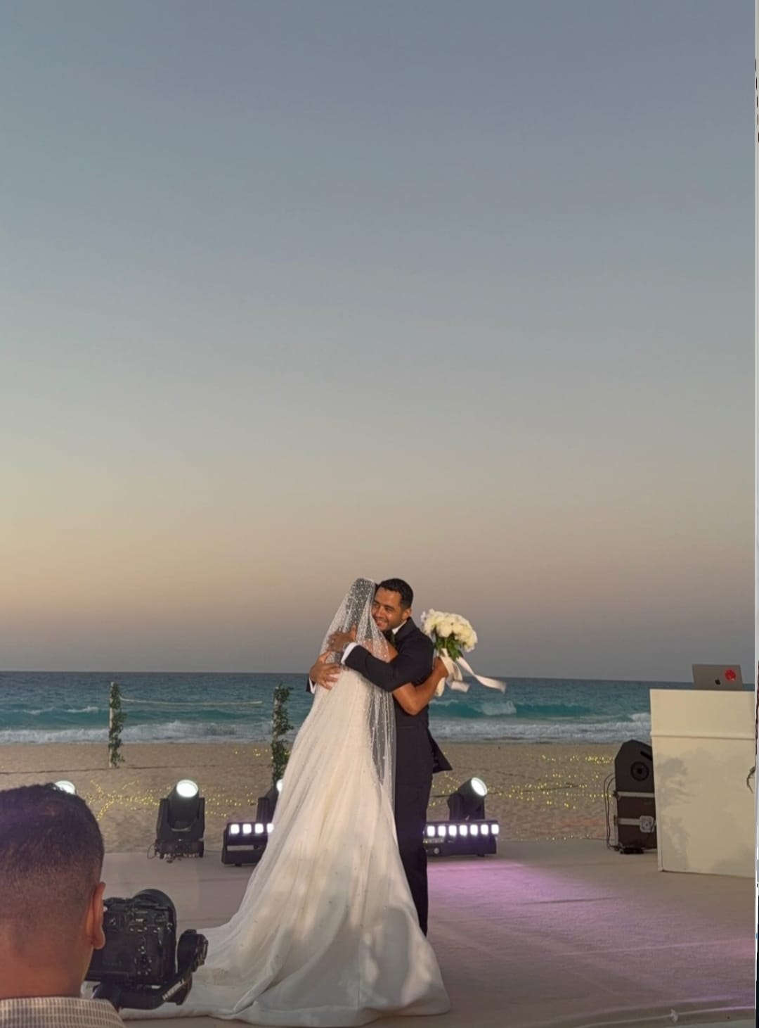 العروسين العروسين