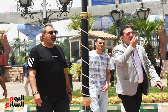محمد الماشطة ومجدي عبد الغني في جنازة شقيق عضو اتحاد الكرة محمد الماشطة ومجدي عبد الغني في جنازة شقيق عضو اتحاد الكرة